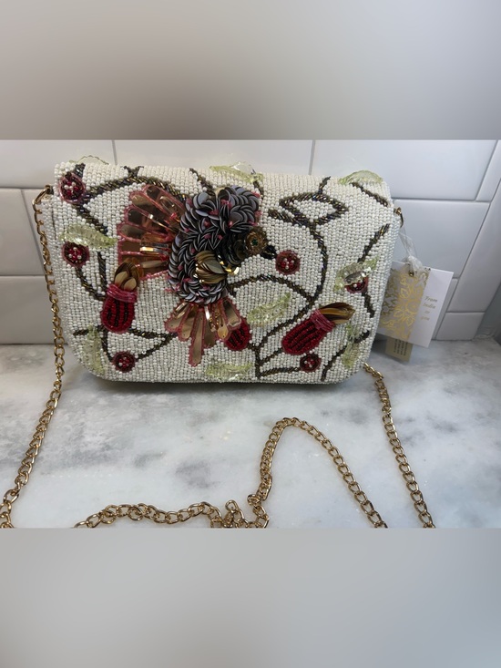 Made in india Handbags - New Viral Tiktok Hummingbird Handmade Ivory Beaded Sequin Floral Bag NWT